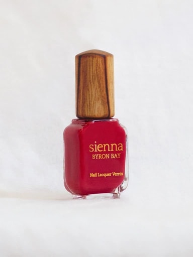 Mid-tone apple red crème nail polish, Heart (10 ml)