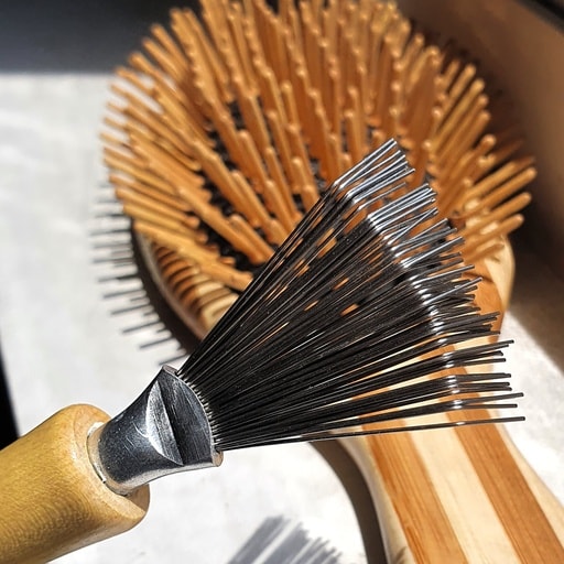 Tangled Hair Brush Cleaner