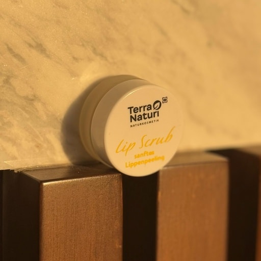 Gentle Lip Scrub